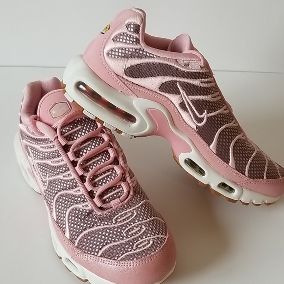 nike air max plus goddess night out